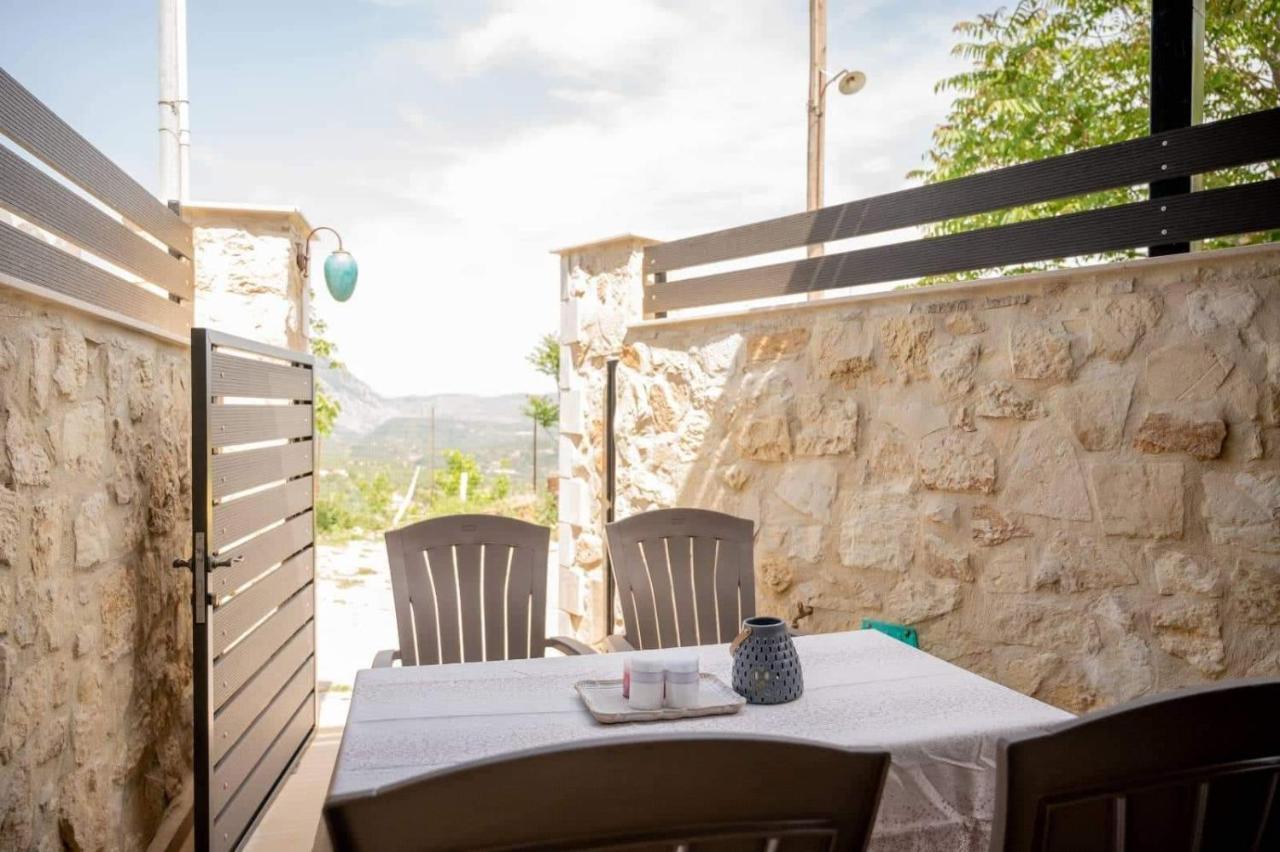 Villa Dioni Stone House à Petrokefalo Extérieur photo